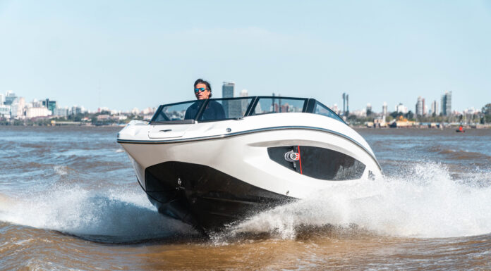 TV – HOY EN ESLORAS PRESENTAMOS LA FLAMANTE GR3 DE VOLANS BOATS