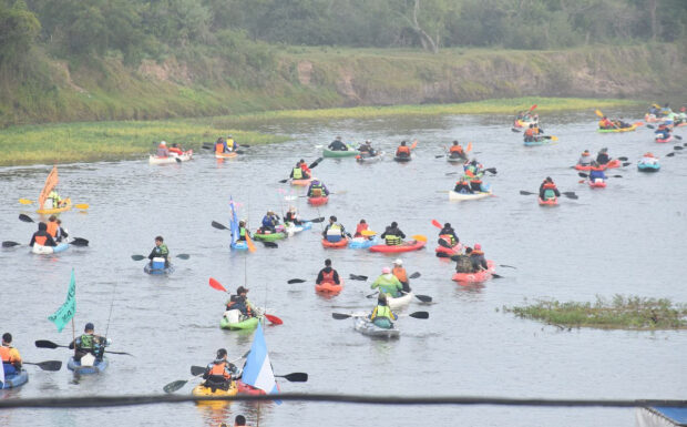 100 KM EN KAYAKS Y PIRAGUAS POR EL RÍO PARANÁ