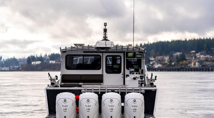 EAGLE CRAFT BOATS PRESENTA EL CRUCERO DE 42 PIES CON 4 YAMAHA DE 450 HP CADA UNO