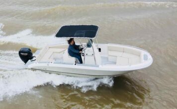 TV – HOY EN ESLORAS PRESENTAMOS LA SILVER 210 CON CONSOLA CENTRAL