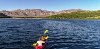 LA HERMOSA LAGUNA DE ESQUEL QUE ES IDEAL PARA VISITAR EN VERANO Y PRACTICAR KAYAK