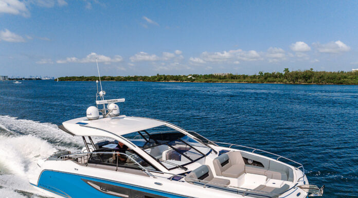 FOUR WINS TH36, EL CATAMARÁN QUE NO EXISTÍA