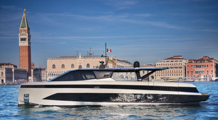 DEBUT VENECIANO DEL NUEVO WALLY WHY 100