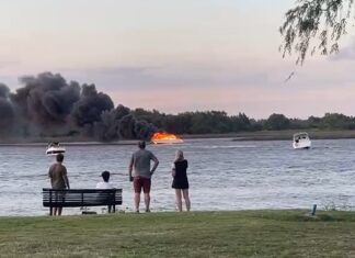 SE INCENDIÓ UN YATE DE 40 PIES EN SAN ISIDRO