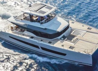 FOUNTAINE PAJOT POWER 67