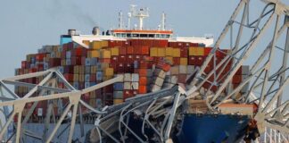 UN BARCO CHOCA CONTRA EL MAYOR PUENTE DE BALTIMORE Y LO DERRUMBRA MIENTRAS ESTABA ABIERTO AL TRÁFICO