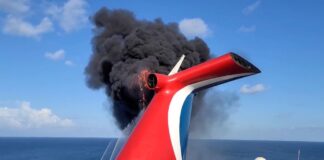 EXTINGUEN INCENDIO EN EL CRUCERO CARNIVAL FREEDOM DESPUÉS DE QUE TESTIGOS INFORMARAN SOBRE EL POSIBLE IMPACTO DE UN RAYO