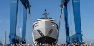 CUSTOM LINE LANZA LA 16° NAVETTA 30