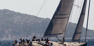 SE VENEDE EL “CAPE ARROW”, UN MEGA VELERO DE 100 PIES