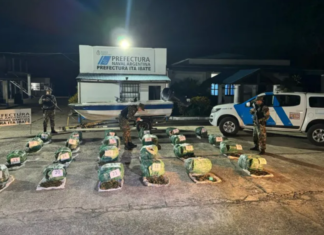 DEJARON UNA LANCHA CARGADA CON 320 KILOS DE MARIHUANA