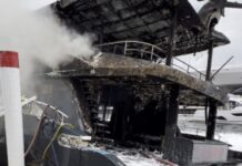 SE INCENDIA UN MODERNO YATE EN ASTILLERO DE MIAMI