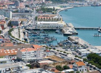 PORTUGAL – PADRE Y SU HIJO DE 13 AÑOS MUEREN EN NAUFRAGIO DE UN YATE