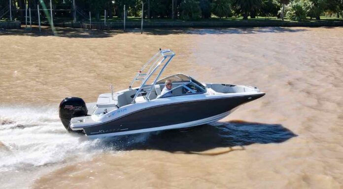 TEST BOAT – NUEVA LANCHA KLASEA A 210 CON MOTORIZACIÓN FUERA DE BORDA (VIDEO)