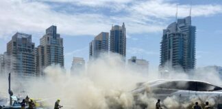 UN VORAZ INCENDIO DESTRUYE UN PERSHING 88 EN EL PUERTO DE DUBAI (VIDEO)