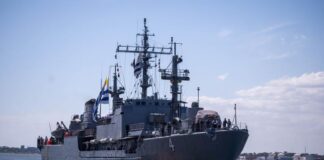 ARMADA URUGUAYA AL RESCATE DE VELERO SUDAFRICANO