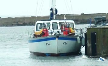 FUE RESCATADO EL VELERO SUDAFRICANO QUE ESTABA A LA DERIVA EN EL MAR