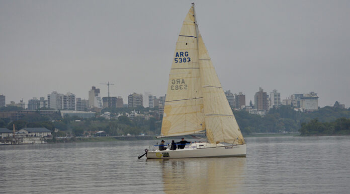 EL “YEAH MON” GANÓ LA TRADICIONAL REGATA PARANÁ – ROSARIO