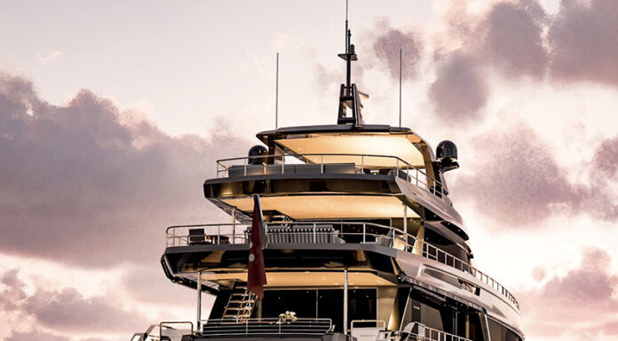 OCEAN ALEXANDER 35 PURO: LA NUEVA SERIE ATERRIZA EN PALM BEACH