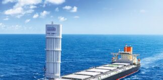 BUQUE DE CARGA CON VELA PARA AHORRO DE COMBUSTIBLE