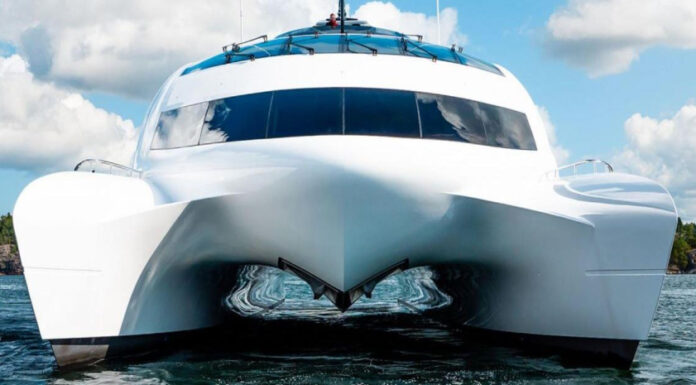 EL IMPRESIONANTE CATAMARÁN PORSCHE PARA SURCAR LOS MARES CON EL MÁXIMO LUJO