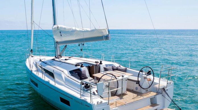 PRUEBA DEL OCEANIS 40.1, MÁS HABITABLE Y MÁS EFICIENTE QUE SUS PREDECESORES