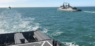 BUQUES, DESTRUCTORES, CORBETAS Y HELICÓPTEROS: CRÓNICA DE LOS EJERCICIOS DE LA ARMADA FRENTE A LA COSTA DE MAR DEL PLATA