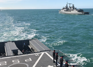 BUQUES, DESTRUCTORES, CORBETAS Y HELICÓPTEROS: CRÓNICA DE LOS EJERCICIOS DE LA ARMADA FRENTE A LA COSTA DE MAR DEL PLATA