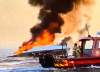 IMPACTANTE VIDEO: UNA LANCHA SE PRENDIÓ FUEGO Y LOS OCUPANTES SE TIRARON AL MAR PARA SALVARSE EN BRASIL