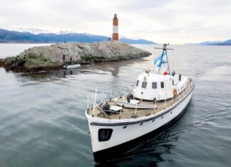 LA LANCHA ARA “ZURUBÍ” CUMPLIÓ 80 AÑOS DE SERVICIO