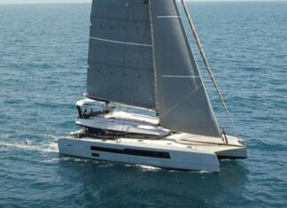 MCCONAGHY MC60, UN CATAMARÁN DE CRUCERO RÁPIDO QUE ADOPTA SU DIFERENCIA