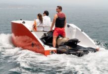 ONE WATER TOYS LANZA EL ONE 16: UN CASCO RÍGIDO PARA TRANSFORMAR UNA MOTO DE AGUA EN UNA LANCHA