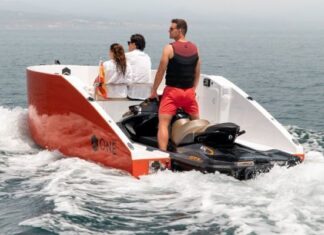 ONE WATER TOYS LANZA EL ONE 16: UN CASCO RÍGIDO PARA TRANSFORMAR UNA MOTO DE AGUA EN UNA LANCHA