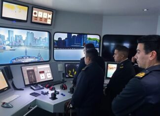 INTEGRANTES DE LA FRAGATA ARA “LIBERTAD” SE ADIESTRARON EN EL SIMULADOR DE NAVEGACIÓN Y MANIOBRA DEL CENTRO DE NAVEGACIÓN Y ENTRENAMIENTO MARÍTIMO Y FLUVIAL