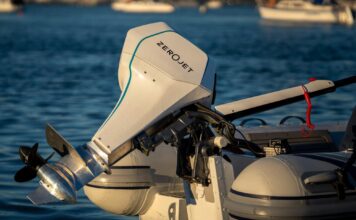 EL NUEVO MOTOR FUERA DE BORDA ELÉCTRICO ZEROJET Y EL DEBATE SOBRE LOS 48 V