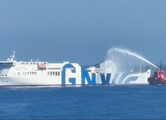 UN INCENDIO EN LA SALA DE MÁQUINAS DEJA A LA DERIVA UN BUQUE CON 411 PERSONAS A BORDO