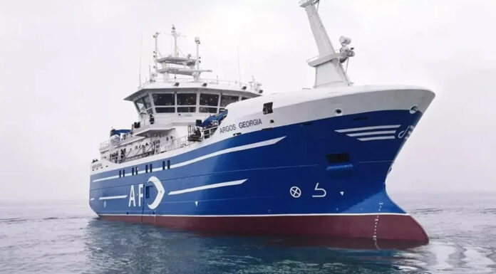 BARCO PESQUERO SE HUNDE FRENTE A LAS ISLAS MALVINAS. DEJA AL MENOS 6 MUERTOS Y 7 DESAPARECIDOS