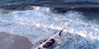 “BARCO FANTASMA” QUE APARECIÓ EN LA PLAYA DE FLORIDA PERTENECE A TEXANO RECIÉN RESCATADO DEL MAR