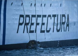 SE HUNDIÓ UNA LANCHA DE PESCA DEPORTIVA EN MAR DEL PLATA Y BUSCAN A DOS TRIPULANTES