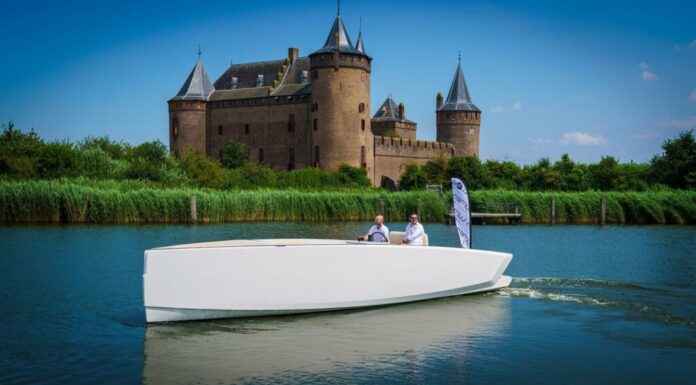EL CONSTRUCTOR HOLANDÉS JR YACHTS PRESENTA UNA NUEVA LANCHA ELÉCTRICA