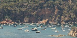 EL EXCESO DE BARCOS EN LAS CALAS DE LA COSTA BRAVA AL LÍMITE