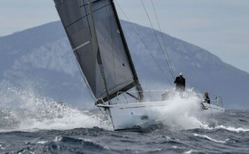 MUERE UNA REGATISTA AL CAER AL MAR DESDE UN VELERO