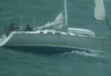 EL IMPRESIONANTE RESCATE A LOS DUEÑOS DE UN VELERO EN MEDIO DEL HURACÁN DEBBY