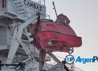 INCIDENTE NAVAL EN EL PARANÁ: DOS BUQUES GRANELEROS SUFREN DAÑOS TRAS ROCE EN RAMALLO