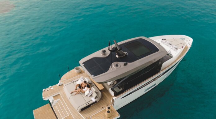 AZIMUT SEADECK6: UNA VENTANA A LOS DESEOS