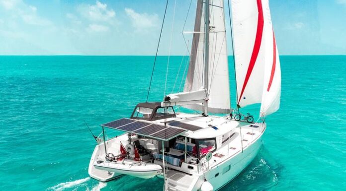 LOS PANELES SOLARES MEJORADOS PROMETEN SER UNA OPCIÓN PARA LOS BARCOS ELÉCTRICOS