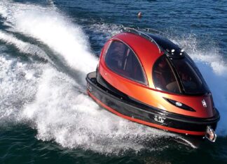 EL EXTRAÑO YATE CON FORMA DE CÁPSULA QUE PARECE UNA NAVE ESPACIAL