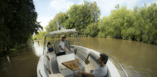 (VIDEO) AQUALUM 700, UNA LANCHA CONSOLA CENTRAL Y EQUIPAMIENTO FULL