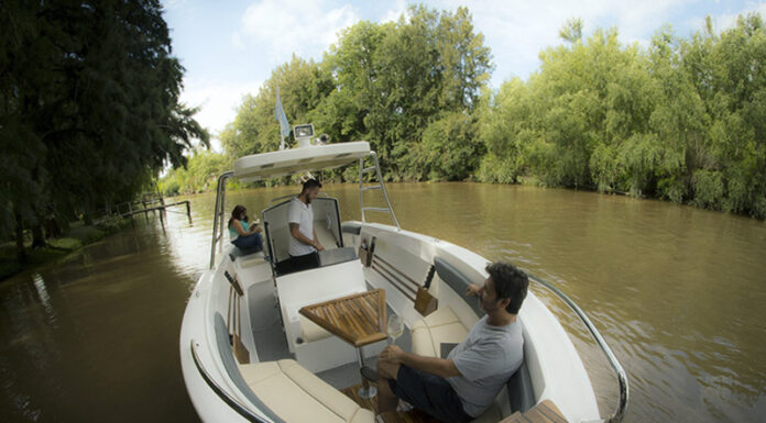 (VIDEO) AQUALUM 700, UNA LANCHA CONSOLA CENTRAL Y EQUIPAMIENTO FULL