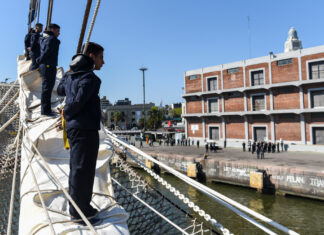 MONTEVIDEO RECIBIÓ A LA FRAGATA ARA “LIBERTAD”