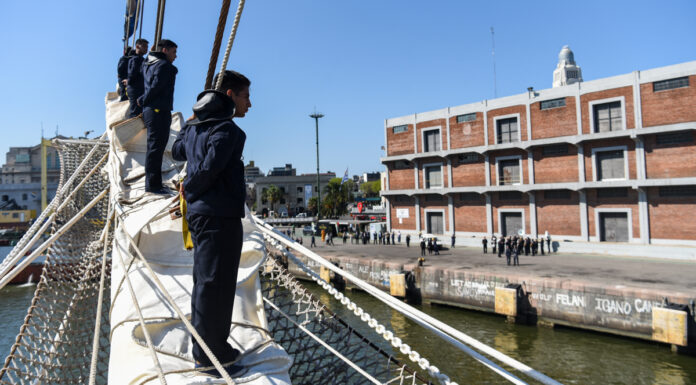 MONTEVIDEO RECIBIÓ A LA FRAGATA ARA “LIBERTAD”